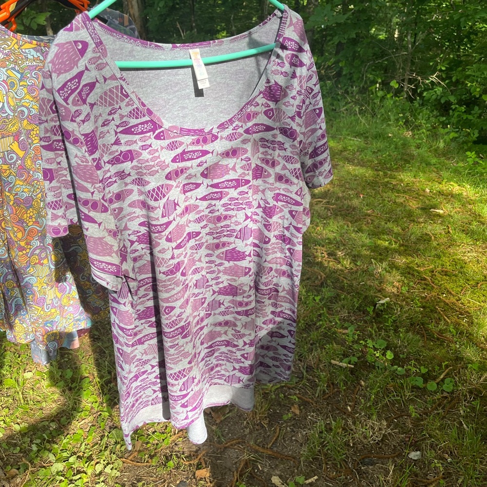 LuLaRoe Classic Tee, 3XL, fish pattern